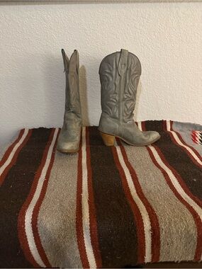 Vintage 1970’s Miss Capezio Gray Leather Western Mid-Calf Heeled Boots sz 9.5 M